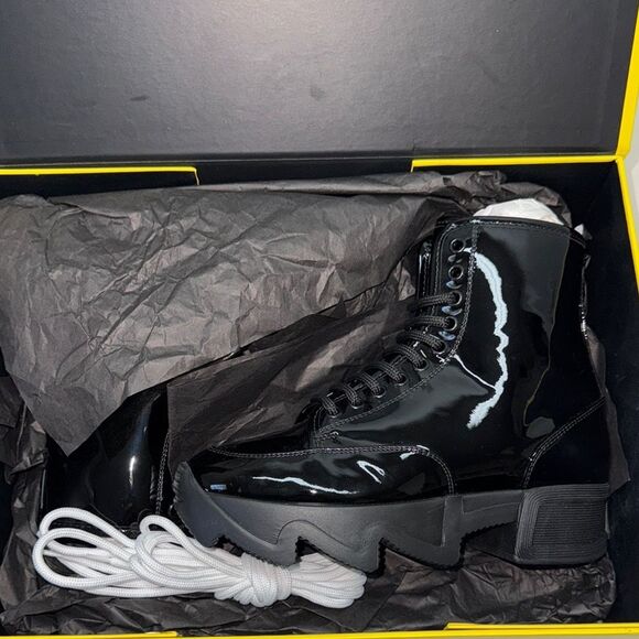 🔥iRi Patent Leather Combat Boots
Women's Size: 5.5 | Black New in box - Picture 3 of 8